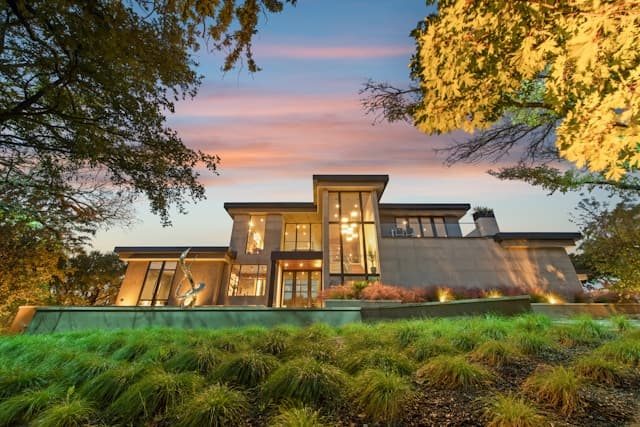 ორსართულიანი სახლი